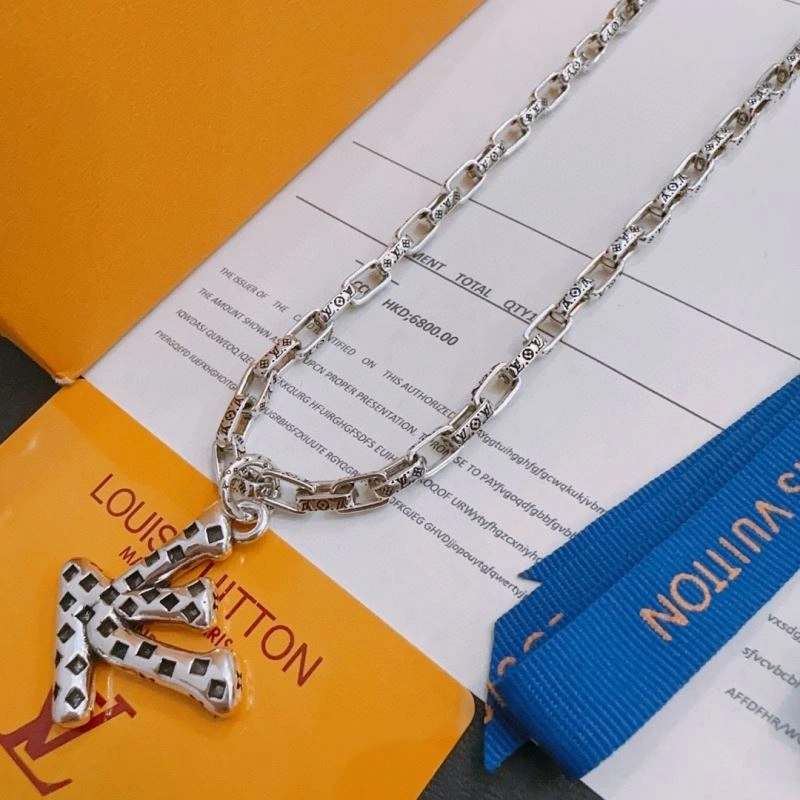 Effortless Louis Vuitton Necklaces 250082