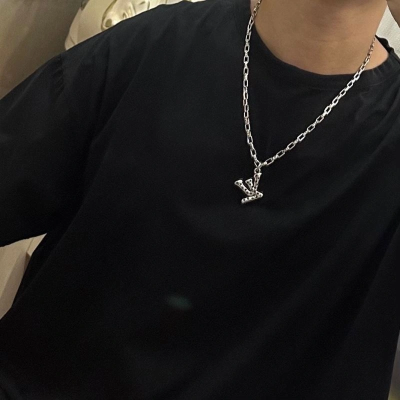 Effortless Louis Vuitton Necklaces 250082