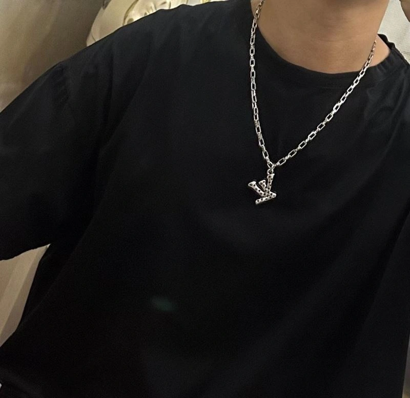 Effortless Louis Vuitton Necklaces 250082