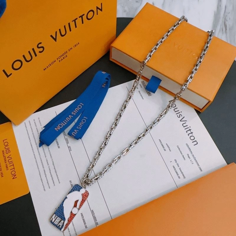 Packable Louis Vuitton Necklaces 250097