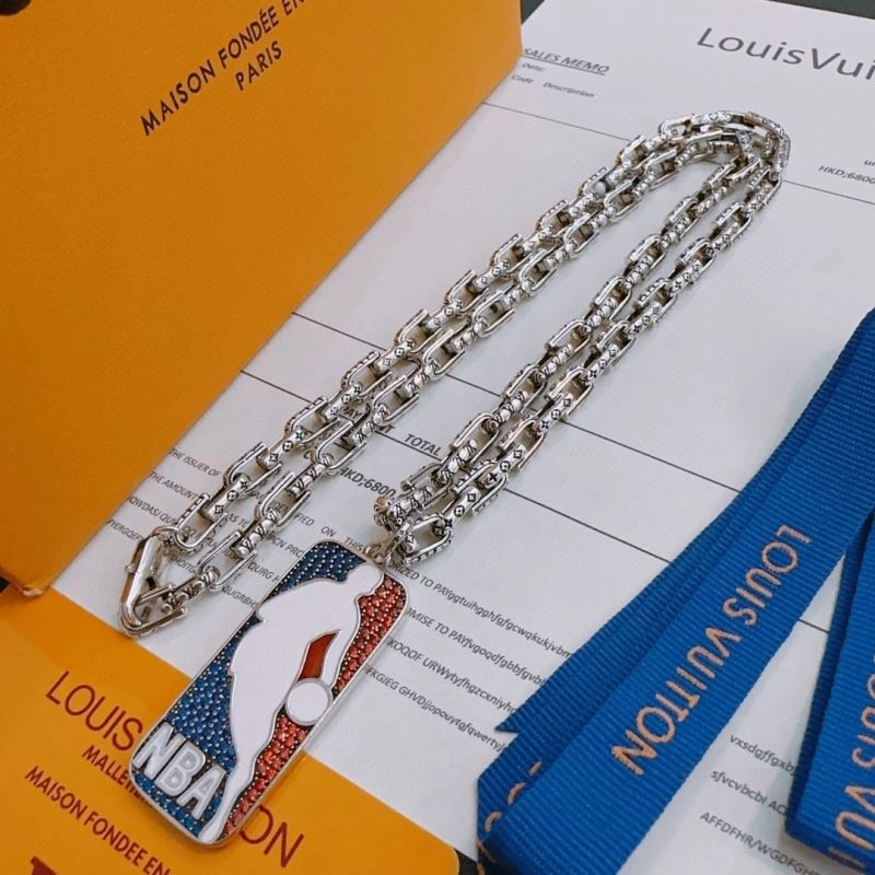 Packable Louis Vuitton Necklaces 250097