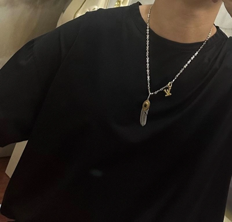 SmartChoice Louis Vuitton Necklaces 250084