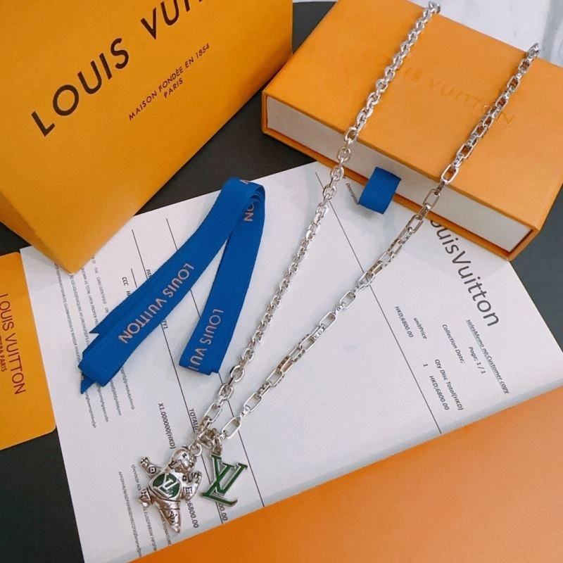 Louis Vuitton Necklaces EyeCatching 250078