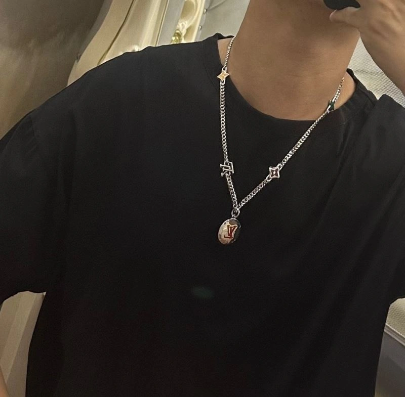 EasyMatch Louis Vuitton Necklaces 250090