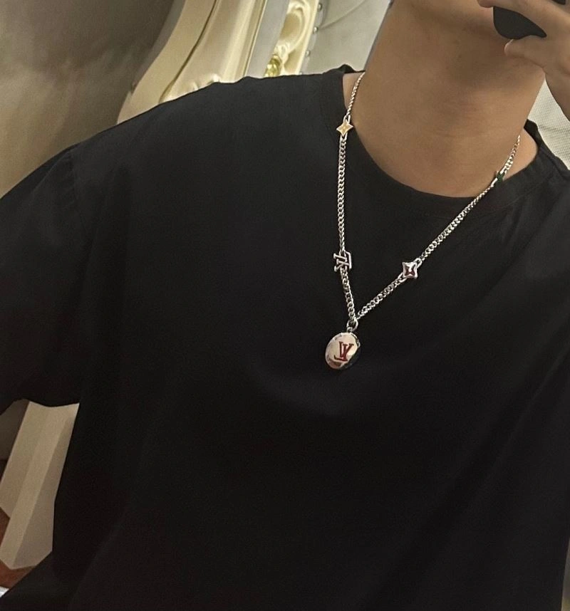 EasyMatch Louis Vuitton Necklaces 250090