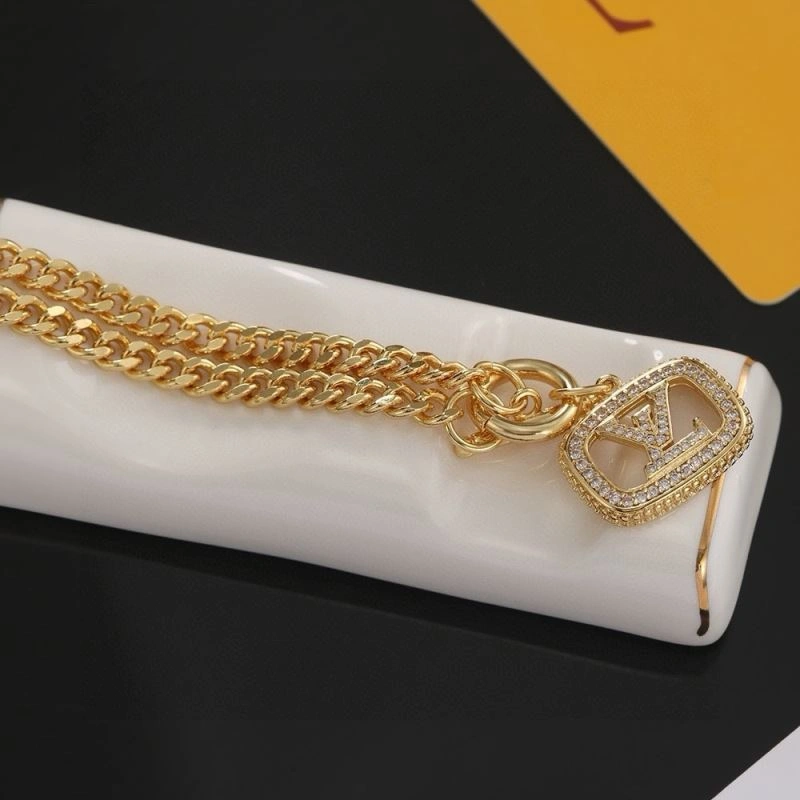 Louis Vuitton Necklaces Flexible 250076