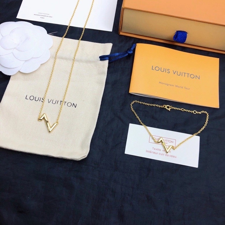 SoftTouch Louis Vuitton Necklaces 250075