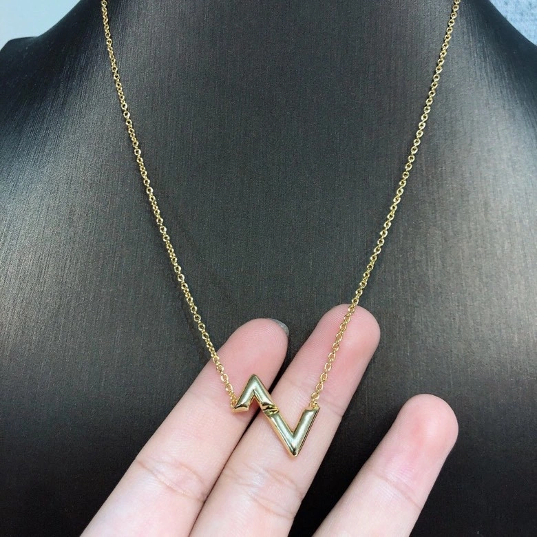 SoftTouch Louis Vuitton Necklaces 250075