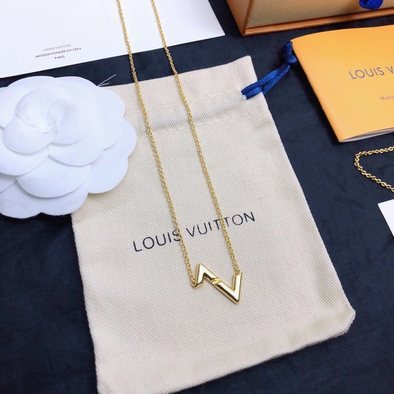 SoftTouch Louis Vuitton Necklaces 250075