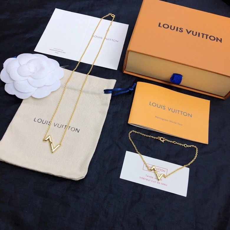 SoftTouch Louis Vuitton Necklaces 250075