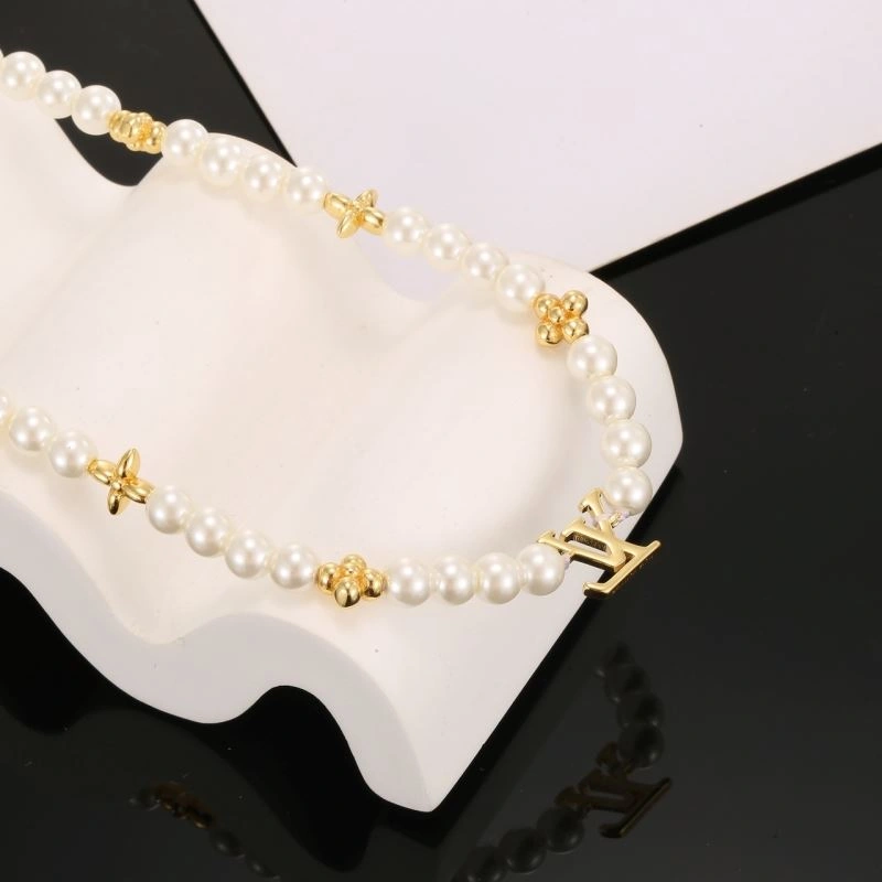 Louis Vuitton Necklaces Durable 250077