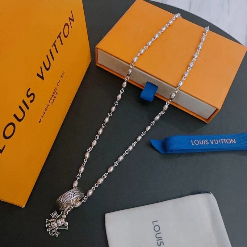 Refined Louis Vuitton Necklaces 250074