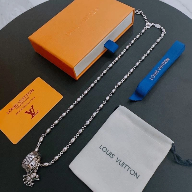 Refined Louis Vuitton Necklaces 250074