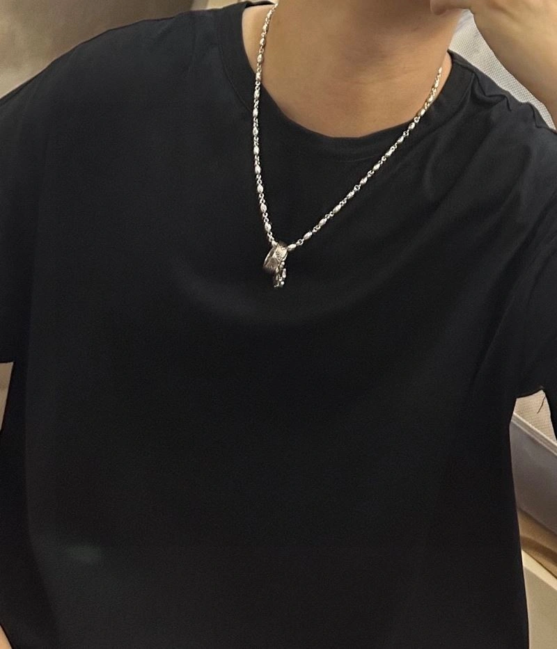 Refined Louis Vuitton Necklaces 250074