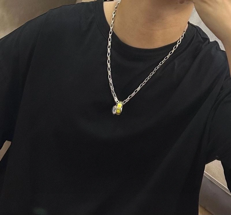 Louis Vuitton Necklaces RelaxedFit 250072