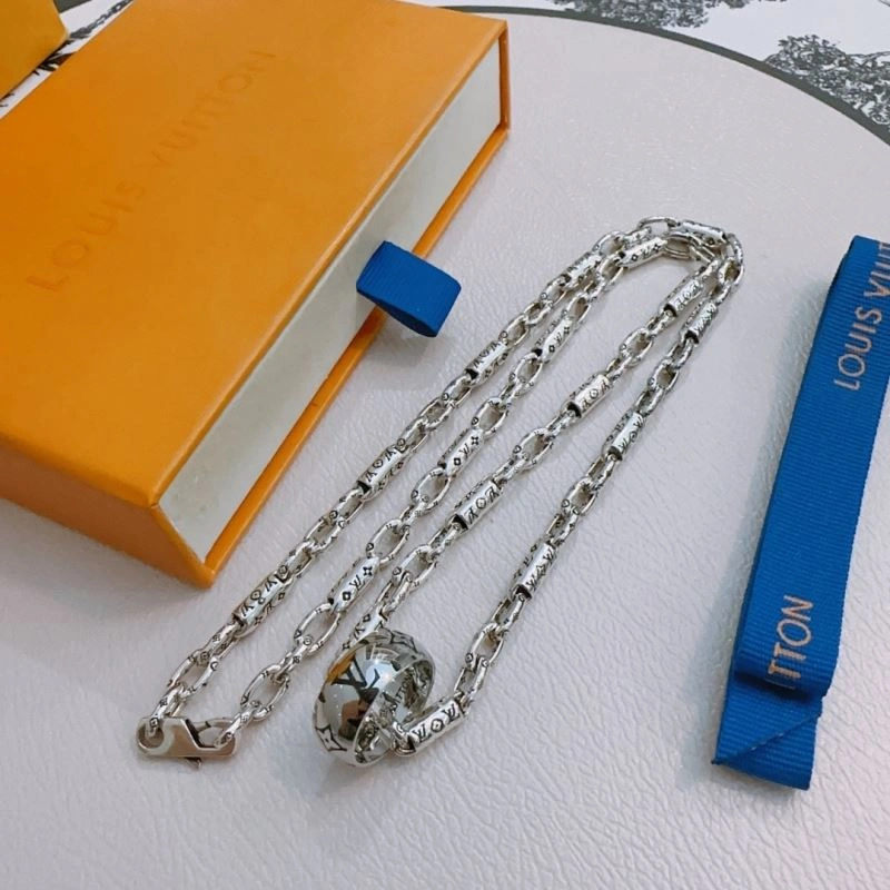 Louis Vuitton Necklaces Sleek 250066