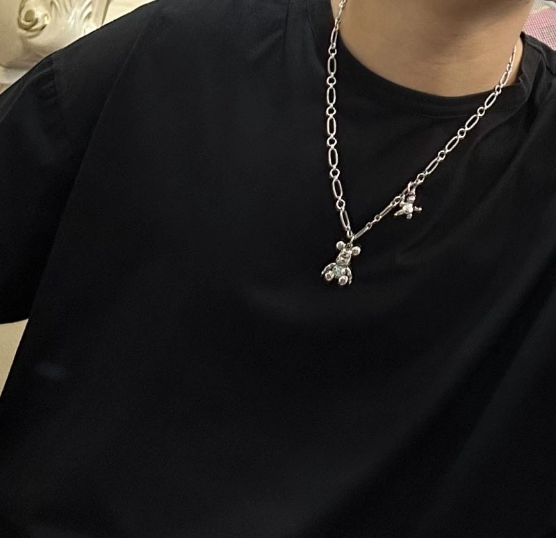 OdorResistant Louis Vuitton Necklaces 250071