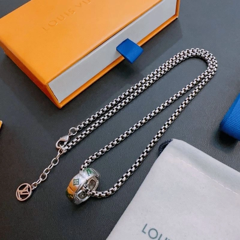 Stylish Louis Vuitton Necklaces 250062