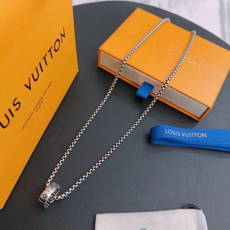 Stylish Louis Vuitton Necklaces 250062