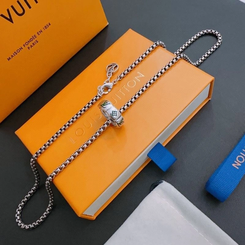 Stylish Louis Vuitton Necklaces 250062