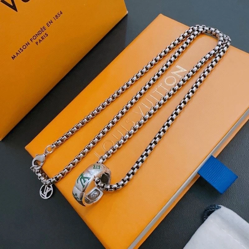 Stylish Louis Vuitton Necklaces 250062