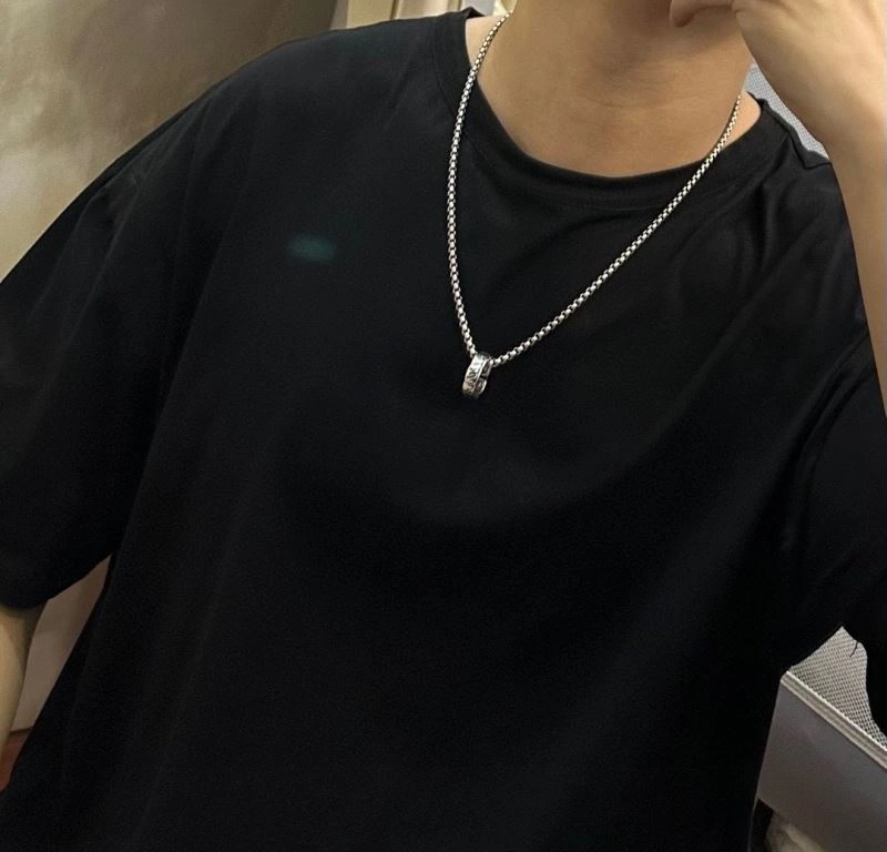 Stylish Louis Vuitton Necklaces 250062