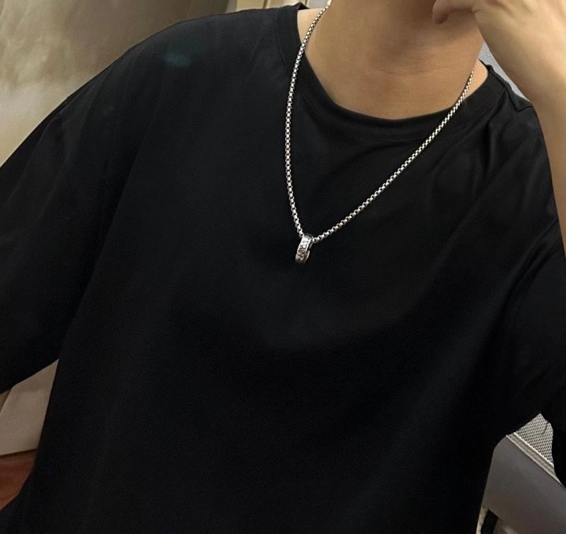 Stylish Louis Vuitton Necklaces 250062