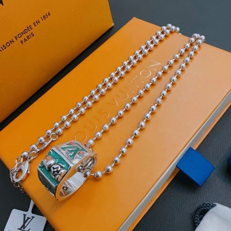 OnTrend Louis Vuitton Necklaces 250054