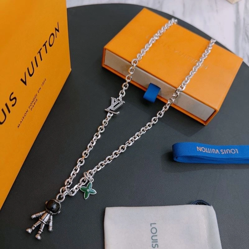 Breathable Louis Vuitton Necklaces 250049