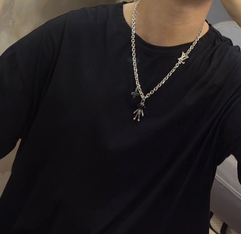 Breathable Louis Vuitton Necklaces 250049