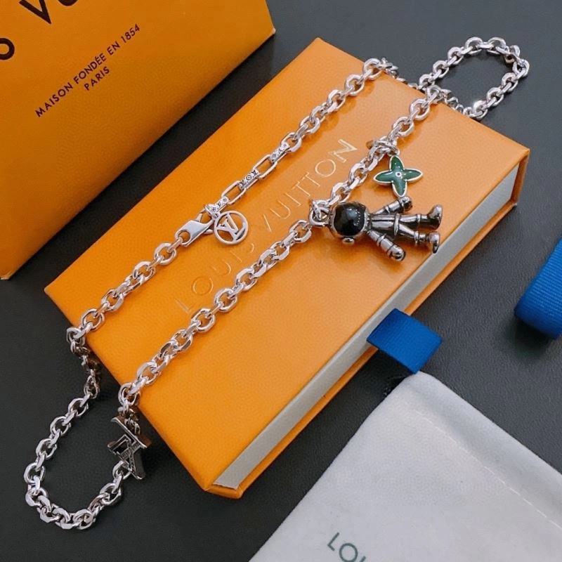 Breathable Louis Vuitton Necklaces 250049