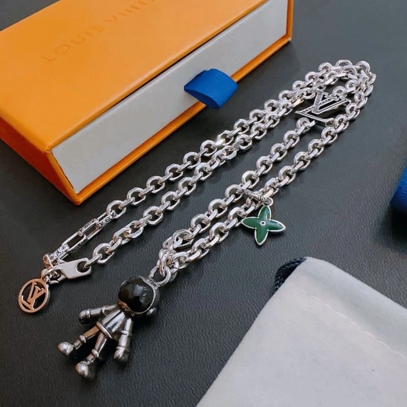 Breathable Louis Vuitton Necklaces 250049