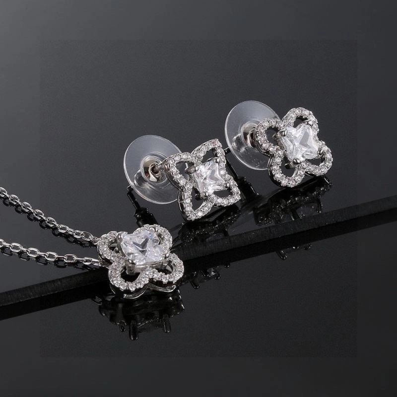 Louis Vuitton Necklaces Trendsetting 250057