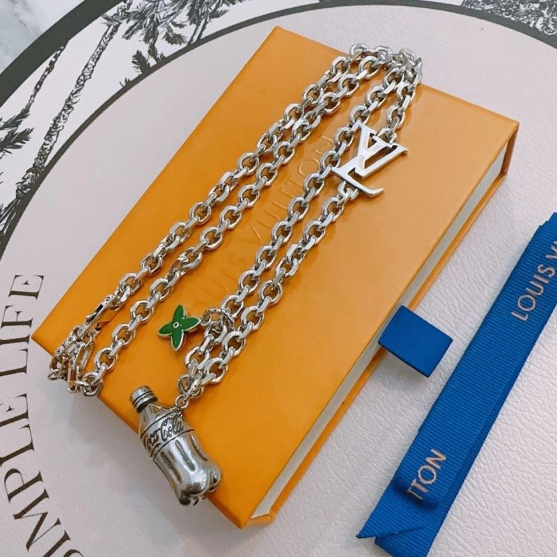 Elegant Louis Vuitton Necklaces 250040