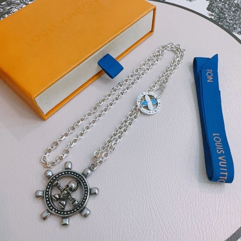 Functional Louis Vuitton Necklaces 250042