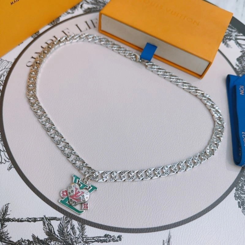 SmoothTexture Louis Vuitton Necklaces 250038