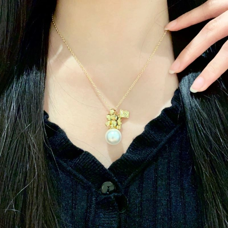 TechFriendly Louis Vuitton Necklaces 250047