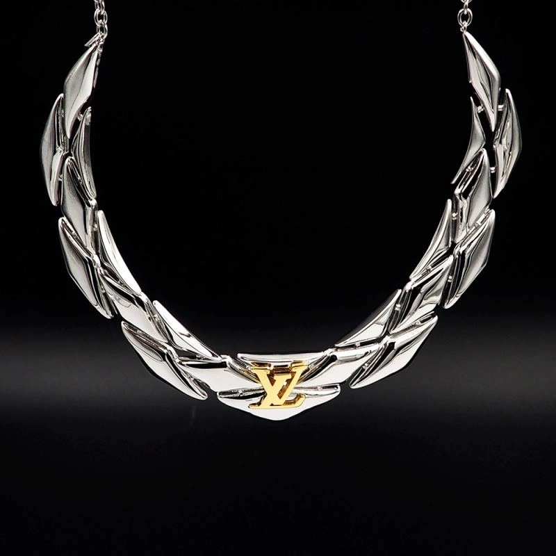 Louis Vuitton Necklaces Stylish 250058