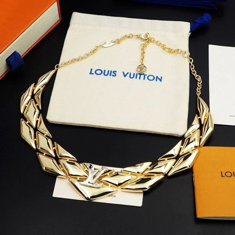Snug Louis Vuitton Necklaces 250051