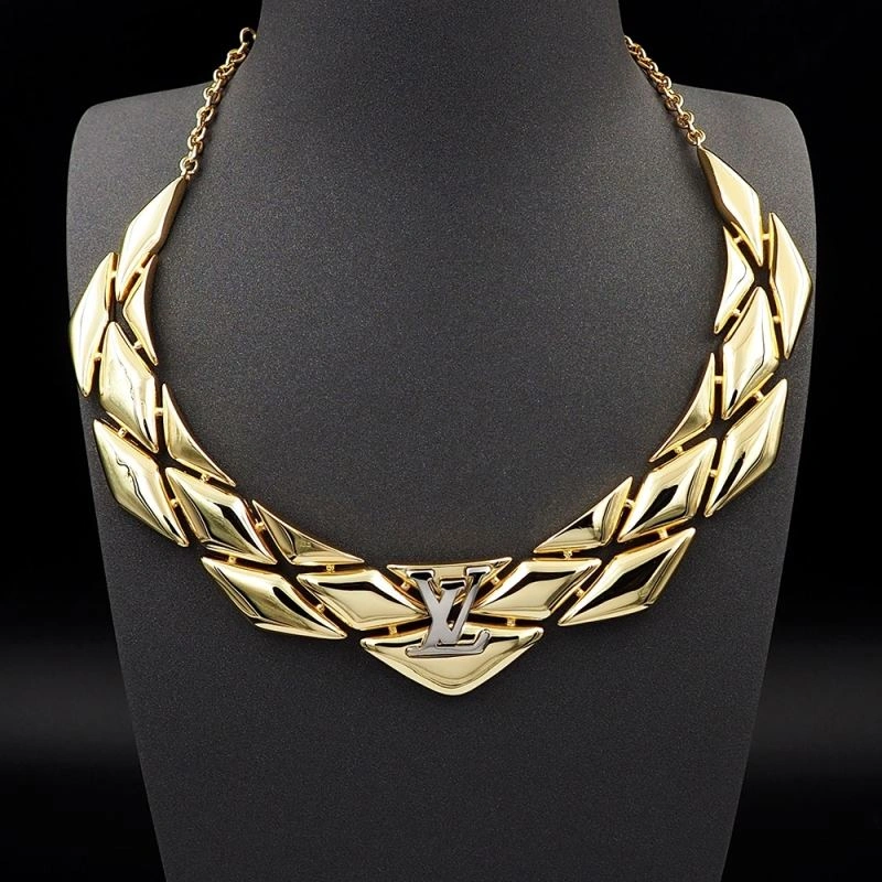 Snug Louis Vuitton Necklaces 250051