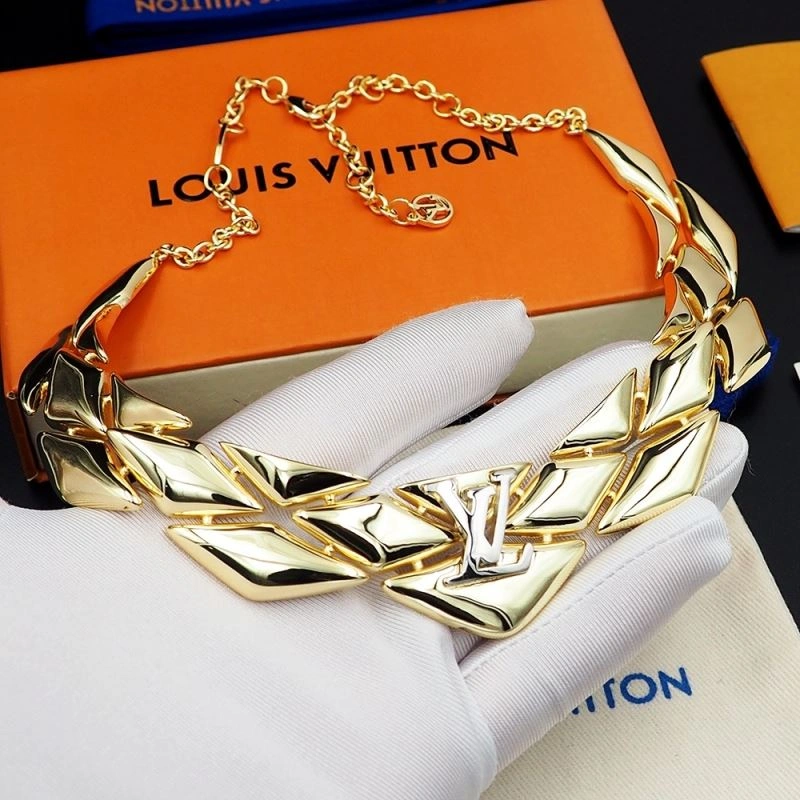 Snug Louis Vuitton Necklaces 250051
