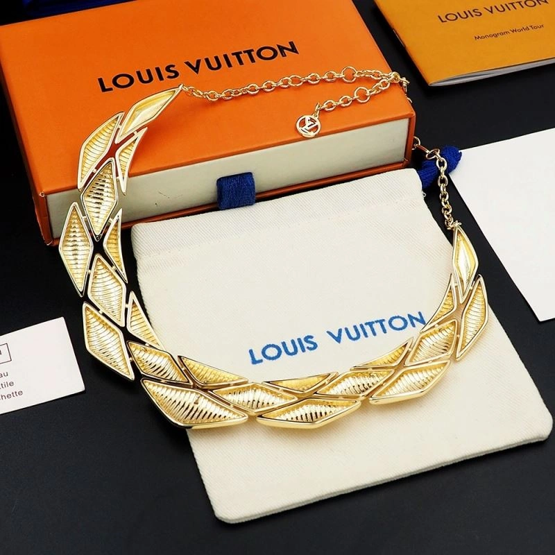 Snug Louis Vuitton Necklaces 250051