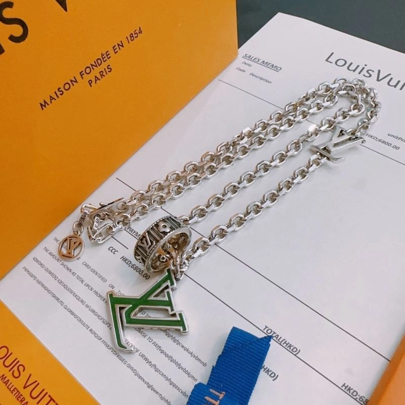 Louis Vuitton Necklaces Packable 250044