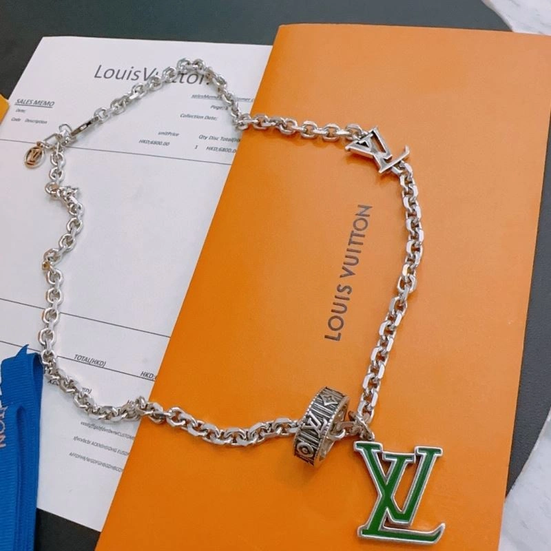 Louis Vuitton Necklaces Packable 250044