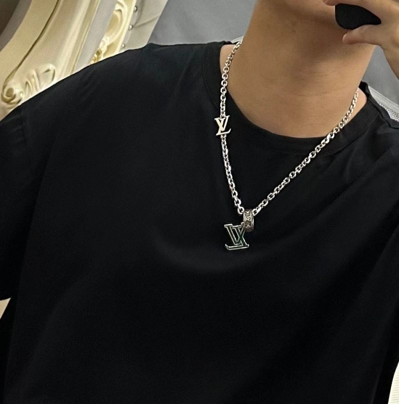Louis Vuitton Necklaces Packable 250044