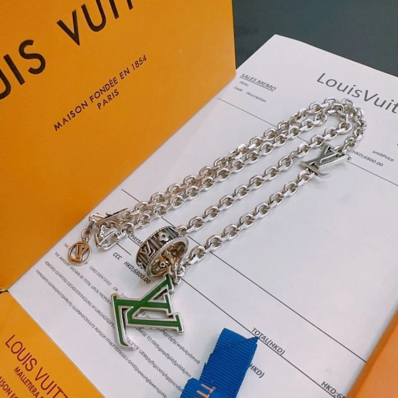 Louis Vuitton Necklaces Packable 250044