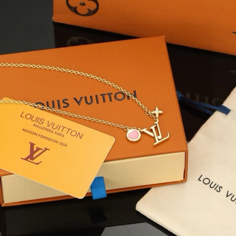 QuickDry Louis Vuitton Necklaces 250043