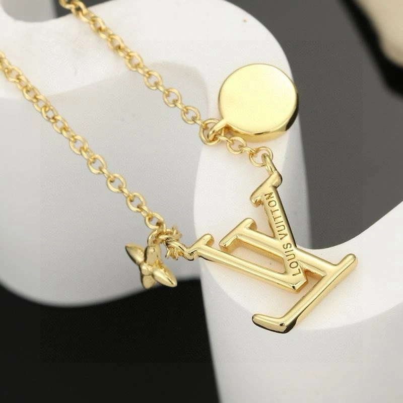 QuickDry Louis Vuitton Necklaces 250043