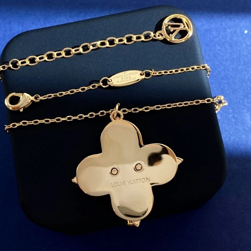 SmartChoice Louis Vuitton Necklaces 250036