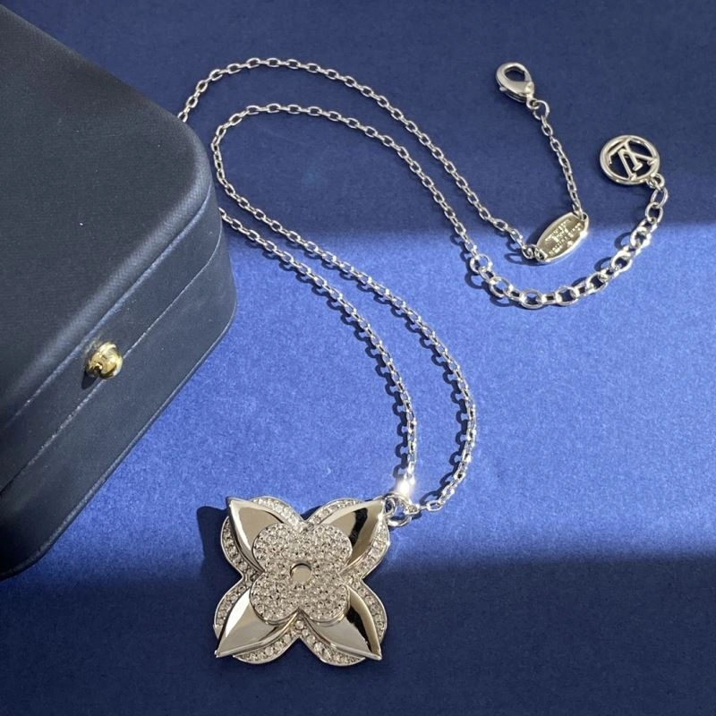 SmartChoice Louis Vuitton Necklaces 250036